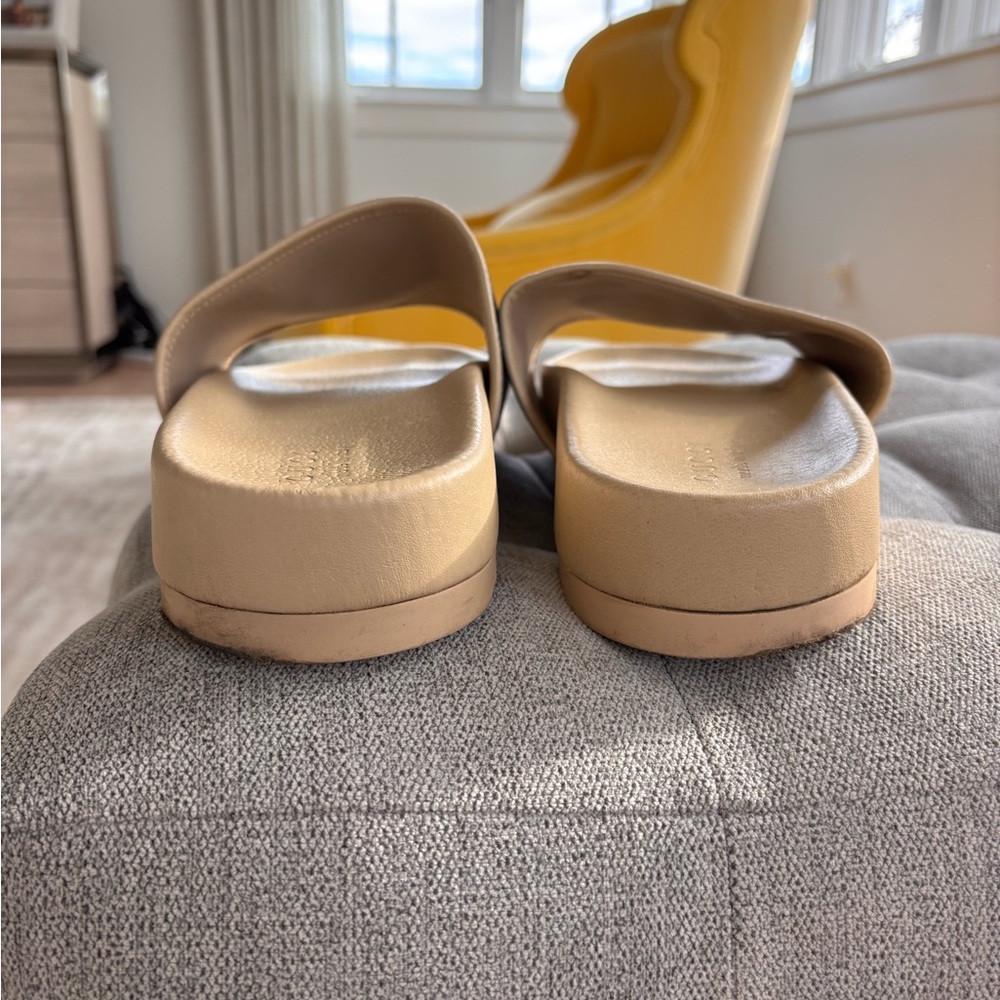 Gucci Beige and Black Slide Sandals - Picture 8 of 8